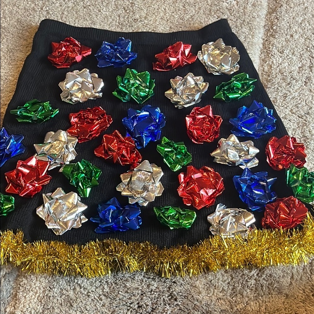 fun Christmas skirt - Picture 2 of 4